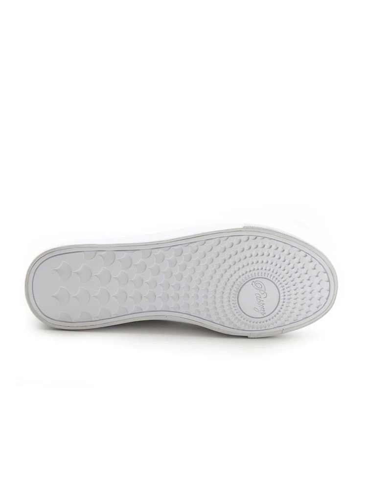 Bottom of the sneaker, white sole with a Pastry logo turn pad